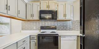 UNCG Area – Chancellors Court Townhomes. Walk to Campus and just minutes to Downtown! Gallery 5