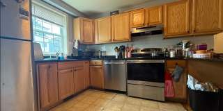 Allston 5-Bed/2.5-Bath Townhouse Avail for 9/1 Gallery 14