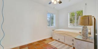 ALL THE CHARM! - Siesta Key 1+ acre on the Bay - 3 bed/ 2 bath pool home Gallery 25