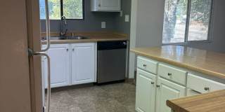 Spacious 4-Bedroom Home with Finished Basement & Large Backyard! Gallery 7