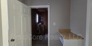 524 S Greer St Gallery 17