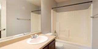 Great Location! Lots of Amenities Gallery 13