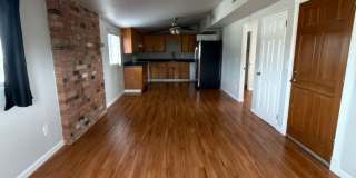 1 Bed 1 Bath 900 SqFt Tri-Plex Apt in Puyallup w/shared Utiliities 1 Bed 1 Bath 900 SqFt Tri-Plex Apt in Puyallup w/shared Utiliities Gallery 1