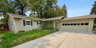 Charming 3 Bed/1.5 Bath in Desirable College Heights Location! Gallery 1