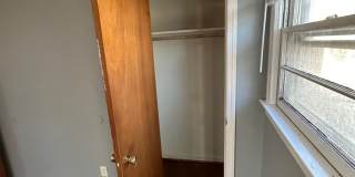 3 bedroom house in Fulton Hill! Laundry, Central HVAC All electric, big fenced yard, hardwoods Gallery 17