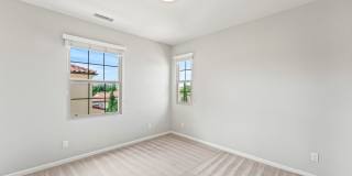 Your Next Home Awaits – Beautiful 3-Bedroom Irvine Townhome Gallery 25