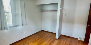 214 E Spruce Street Gallery 13