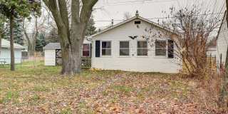 Spacious Family Home Near Schools and Parks in Rock Falls Gallery 1
