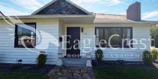 Charming 2 Bed, 2 Bath Home with Updated Kitchen & Outdoor Living Space Charming 2 Bed, 2 Bath Home with Updated Kitchen & Outdoor Living Space Gallery 7