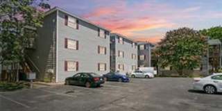 Beautiful 2-bedroom, 2-bath Condo just one block to the beach Gallery 1