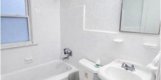 18452 Shaftsbury Avenue Gallery 9