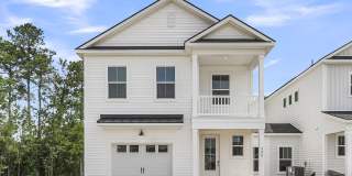Beautiful 3 bedroom 2.5 bathroom single family home available in Goose Creek! Gallery 1