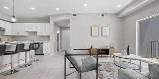 1701 Forest Knoll Dr NE Gallery 1