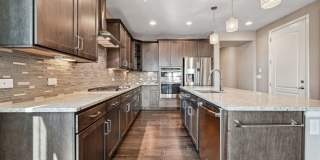 6 Bedroom Single Family in Lafayette Gallery 4