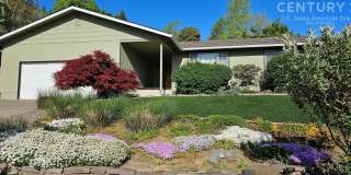 Single Family Home in NE Grants Pass with RV Parking Gallery 1