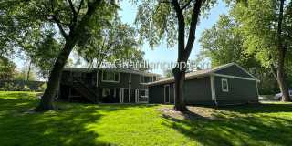 Renovated Side By Side Town Home, 2 Full baths, 2 Full Garage Spaces, Video Walk Through Gallery 1