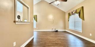 3 BD, 2 BA Home in Wilson Gallery 5