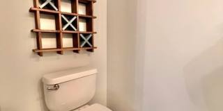 235 Pelican Place Gallery 8