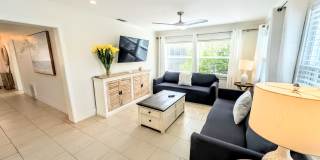 Annual furnished Updated 4-Bedroom Pool Home with Spacious Living Areas Gallery 14