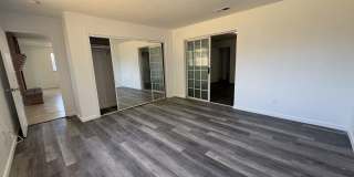 Large Living Area, rear yard has RV Access! Gallery 9