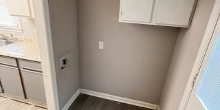 Charming 3-bedroom, 2-bath townhouse Gallery 23