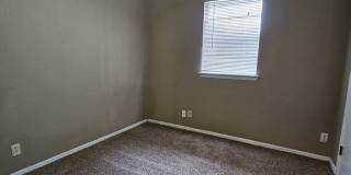 (3) Bed/(2) Bath Near Schools and Shopping! Avail NOW! Gallery 10