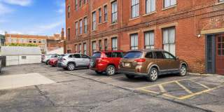 *Beautifully Updated & Unique 1BD/2BA Condo Unit Available in South Side* Gallery 33