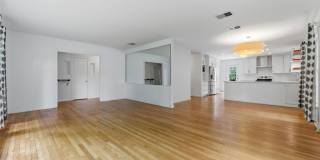 Nicely Updated 3/2 in Hyde Park Gallery 9