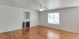 Beautiful 2 Story Home w attached 2 car garage Gallery 11