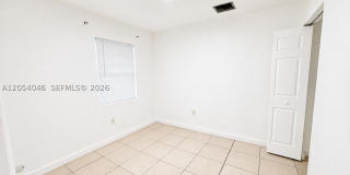 1405 NW 5th Ct Gallery 6