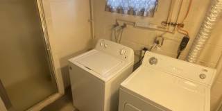 Charming 3 Bed 2 Bath Home! *2027* Gallery 19