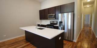 3254 N Ravenswood Ave 3254 N Ravenswood Ave Gallery 1