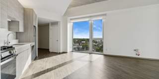 1904 N Milwaukee Ave Gallery 3