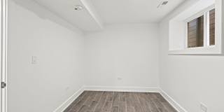 3934 N Sawyer Avenue Gallery 12