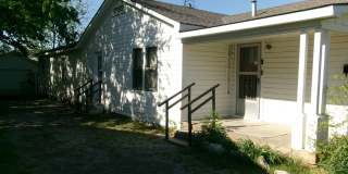 Charming Cottage on A. Avenue - MOVE IN SPECIAL $200 OFF 1st Months Rent: Gallery 14