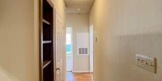 Central/UT 2/2 Apartments PRELEASE 8/15/2025 Gallery 6