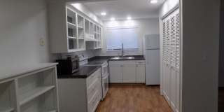 Winter Special-$500 Off-Spacious Three Bedroom, One & half Bathroom Townhouse Condo! Gallery 5