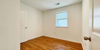 1800-8 RIDGE Avenue Gallery 19