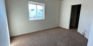 Spacious 2 bed/2.5 bath with bonus room townhome off Road 68 Spacious 2 bed/2.5 bath with bonus room townhome off Road 68 Gallery 32