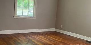 2 bedroom 1 bath near Overton Square Gallery 8