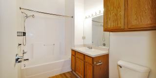 Off Broadway Apartments Gallery 16