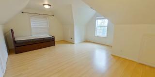 Large Beautiful Home in the Hills Gallery 18