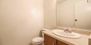 CUTE 2 BEDROOM CONDO! Gallery 8