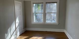Adorable Hillcrest Bungalow with 3 bedrooms and 2 bathrooms. Gallery 7