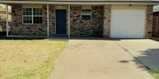 4411-2 Kemper Street 4411-2 Kemper Street Gallery 1