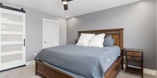 240 E Jefferson St Gallery 29