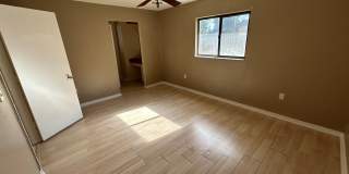 3/2 POOL Home- Beautiful Central Sarasota. Location, yard, pet-friendly!! Gallery 20