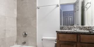 Stylish Bronzeville 2BR with Parking, Storage & Modern Finishes Gallery 8