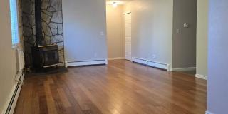 Cute end unit townhome 3-bedroom 2 baths in Thornton. Gallery 1