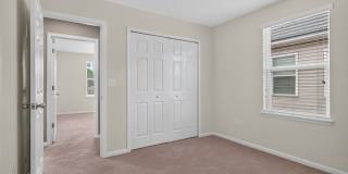 Large 4 bedroom home in Oakleaf Gallery 36